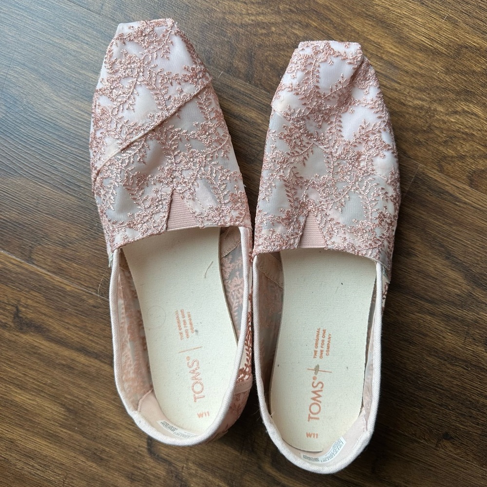 Toms shoes